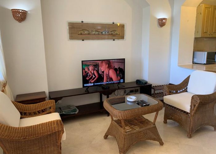 2BR Apartment with lagoon view-West golf - 8